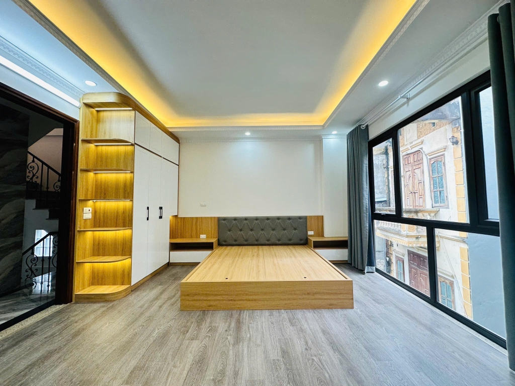 KINH DOANH - LÔ GÓC - GẦN PHỐ - TT ĐỐNG ĐA - Ở SƯỚNG - 40M 5T 11 TỶ