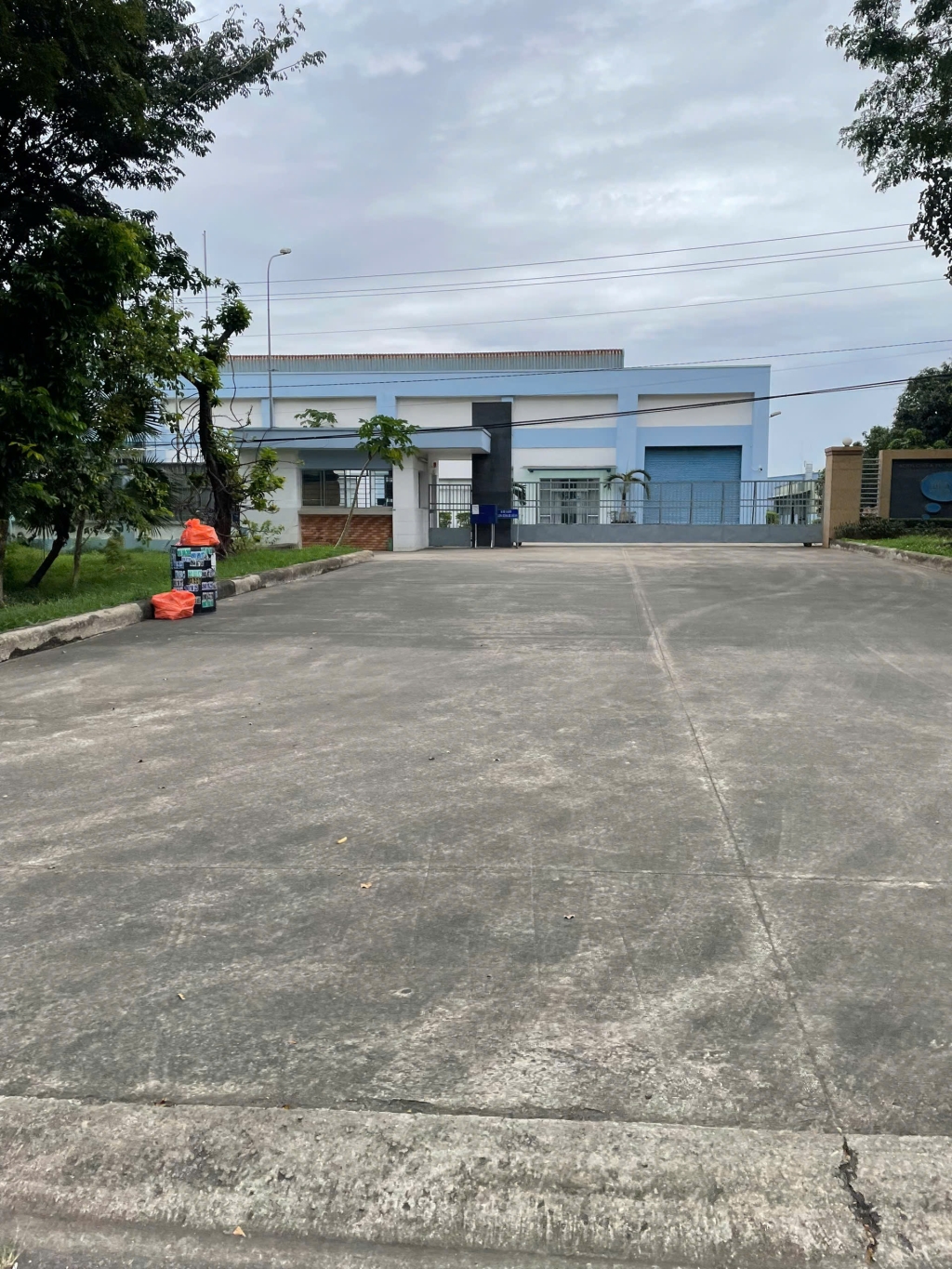 chu-gui-lo-dat-250m2-doi-dien-cho-va-truong-hoc-cap-1-2-3-chi-290tr-4327160-anh-3